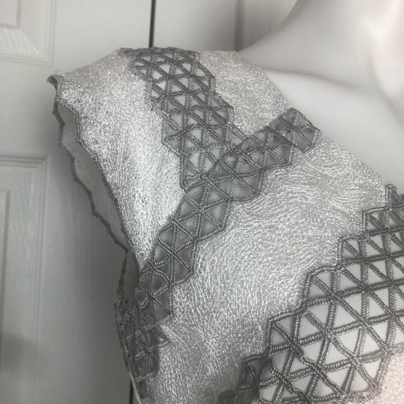 Antonio Melani White And Gray Lace Cap Sleeve V Neck Cocktail Dress size 6 - Picture 9 of 14